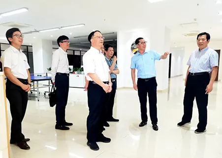 The academician team visited SonnePower to investigate innovation and development